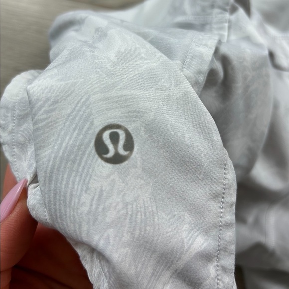 Lululemon Run Times Short II *4" Eternal Wave White / White - Picture 7 of 14